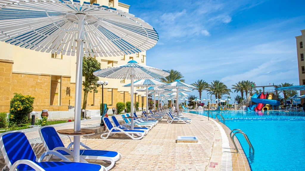 الفندق إيه أم سى رويال - الغردقة